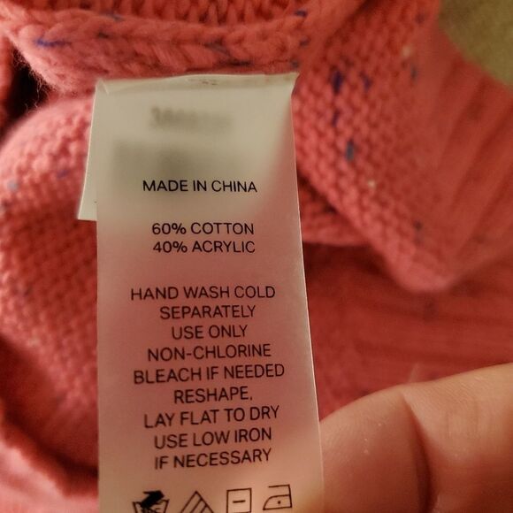 Court & Rowe Nep Flecked V-Neck Sweater - Picture 10 of 11